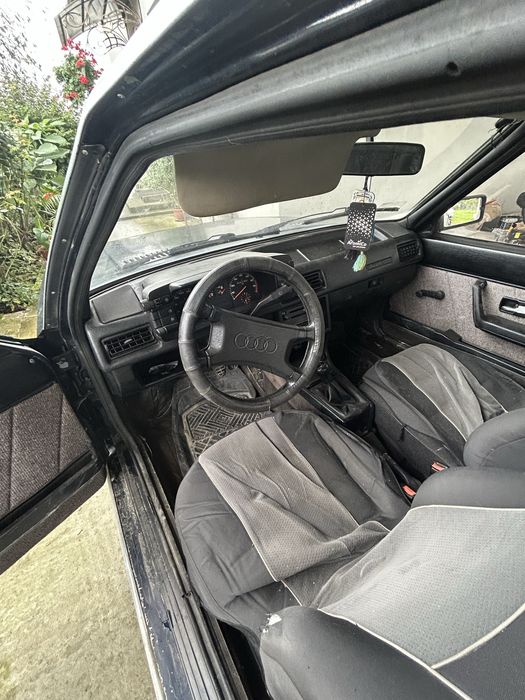 Продам    Audi    80