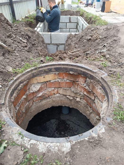 Септик. Яма под ключ. Ручная чистка сливной ямы. Яма. Илисос. Бетонные