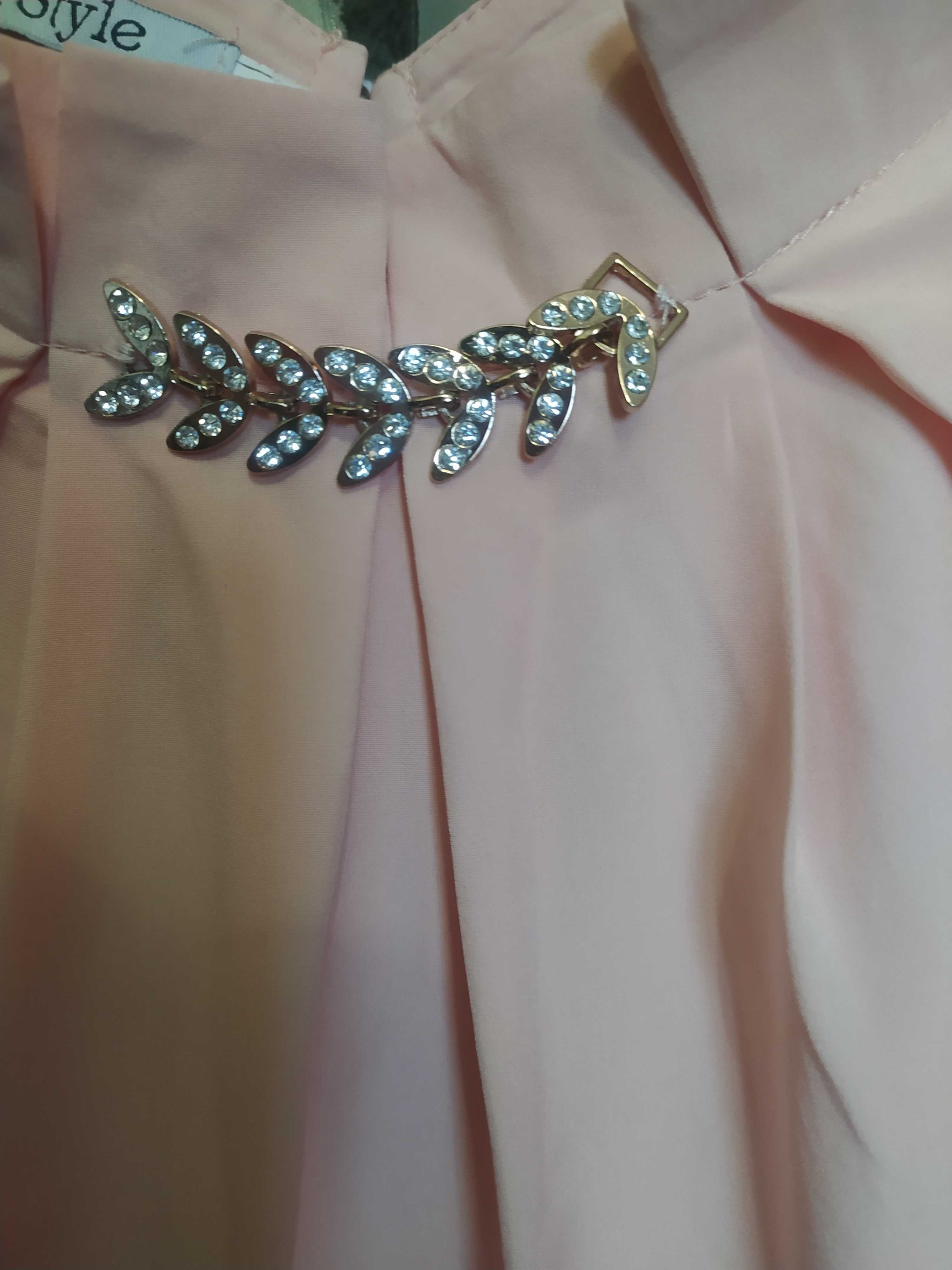 Блузка ніжно -персикового кольору