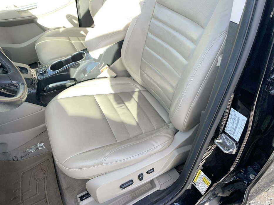 Ford Escape Titanium 2016 року