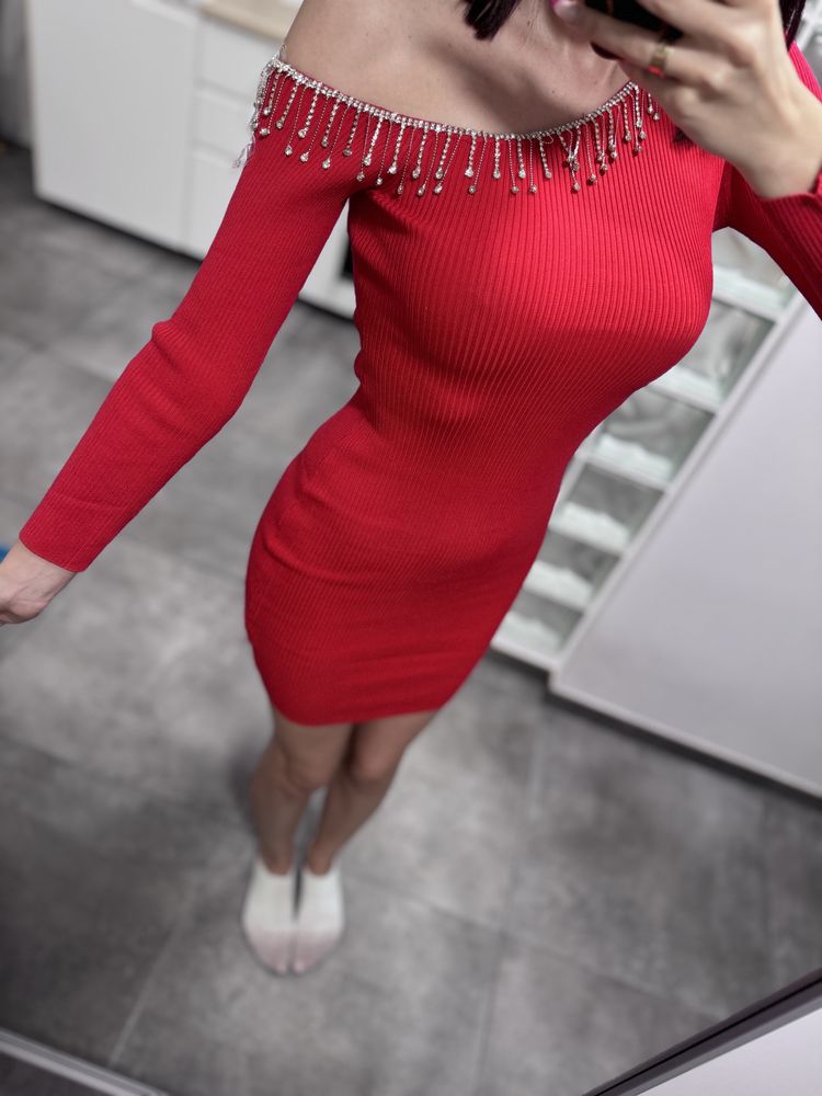 Przepiekna damska sukienka mini czerwona sexy S M L prązek cyrkonie