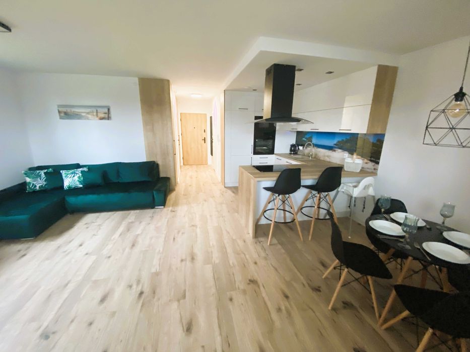 Wyposażone mieszkanie z ogródkiem na wynajem w Pucku