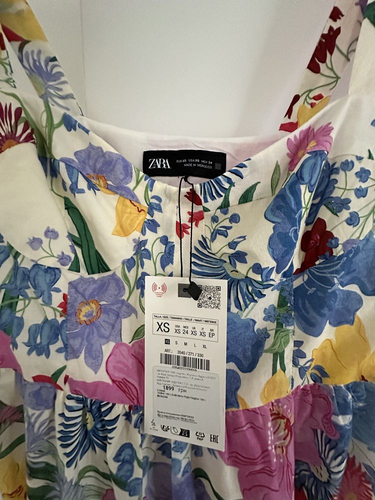 Нова сукня з квітковим принтом Zara розмір XS