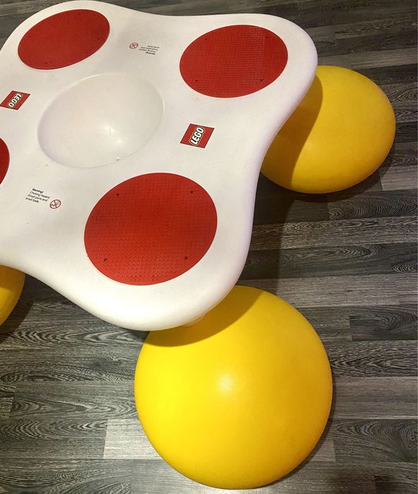 Оригінальний стіл lego