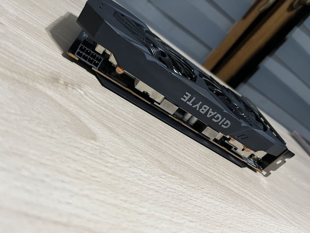 Gigabyte Radeon RX 5500 XT 8GB VRAM GDDR6