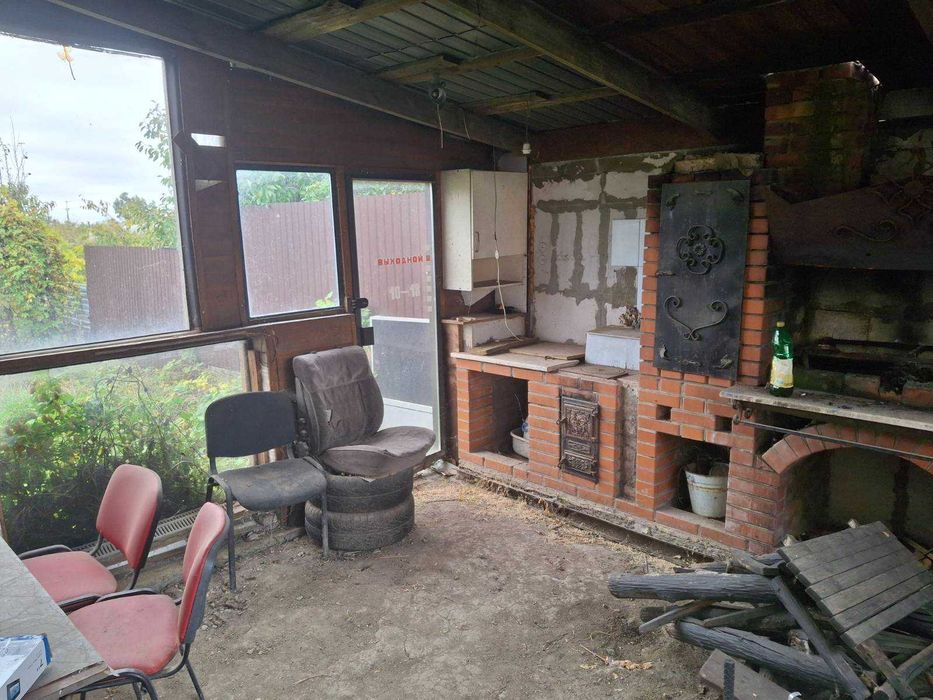 Двоповерховий будинок у центрі