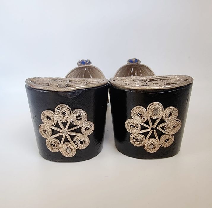 Srebrzone pantofle Plater, drewno, szkło oko proroka