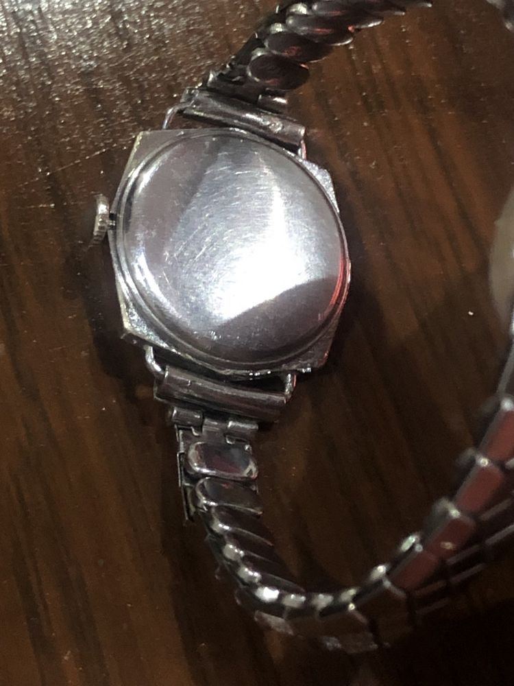 Zabytkowy zegarek damski szwajcarskiej marki Renown Vintage