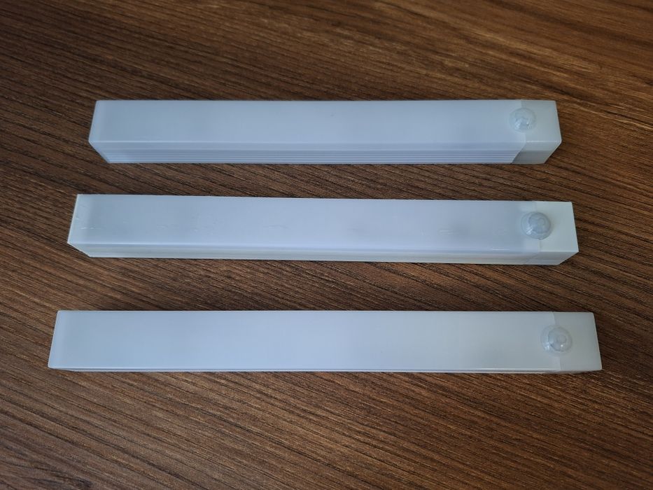 LED лампа з датчиком руху на магнітах, саме те під час відключень