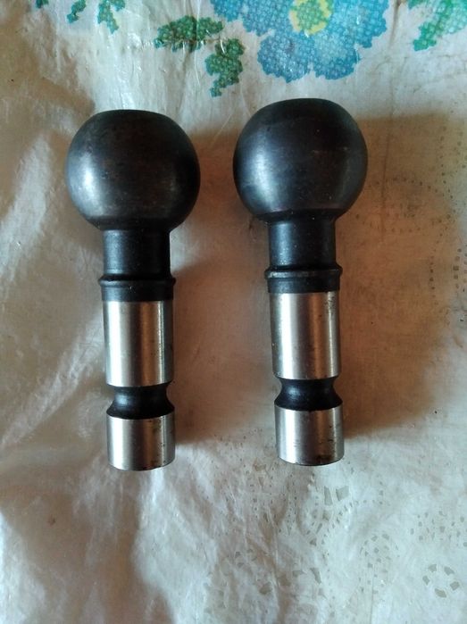 Пальцы верхней и нижней шаровых опор Москвич-2140