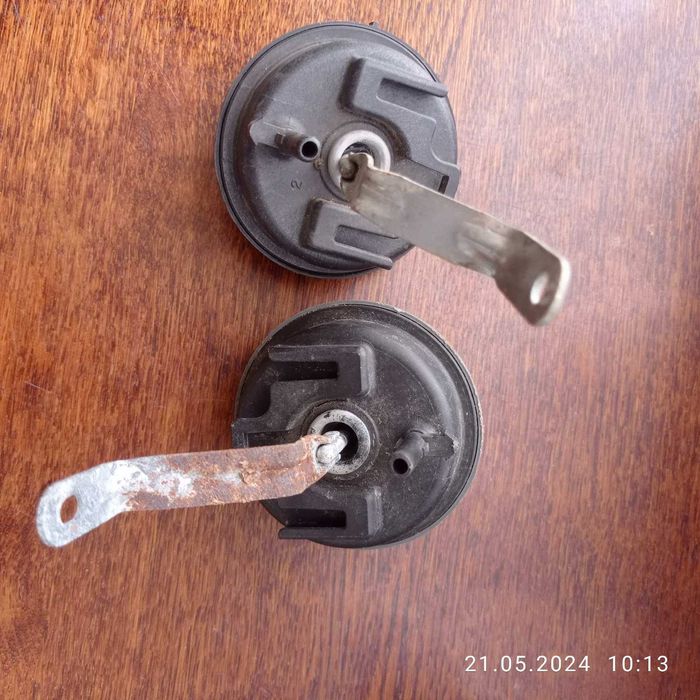 Вакуумный актуатор заслонки печки  PONTIAC 52472511 и 52472510