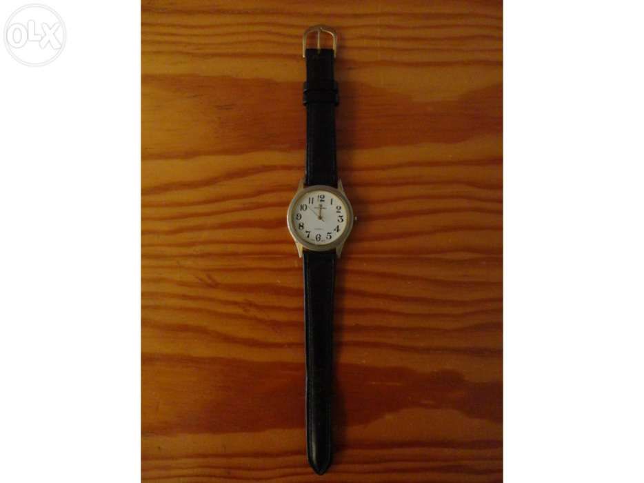 Relógio Quartz Romano