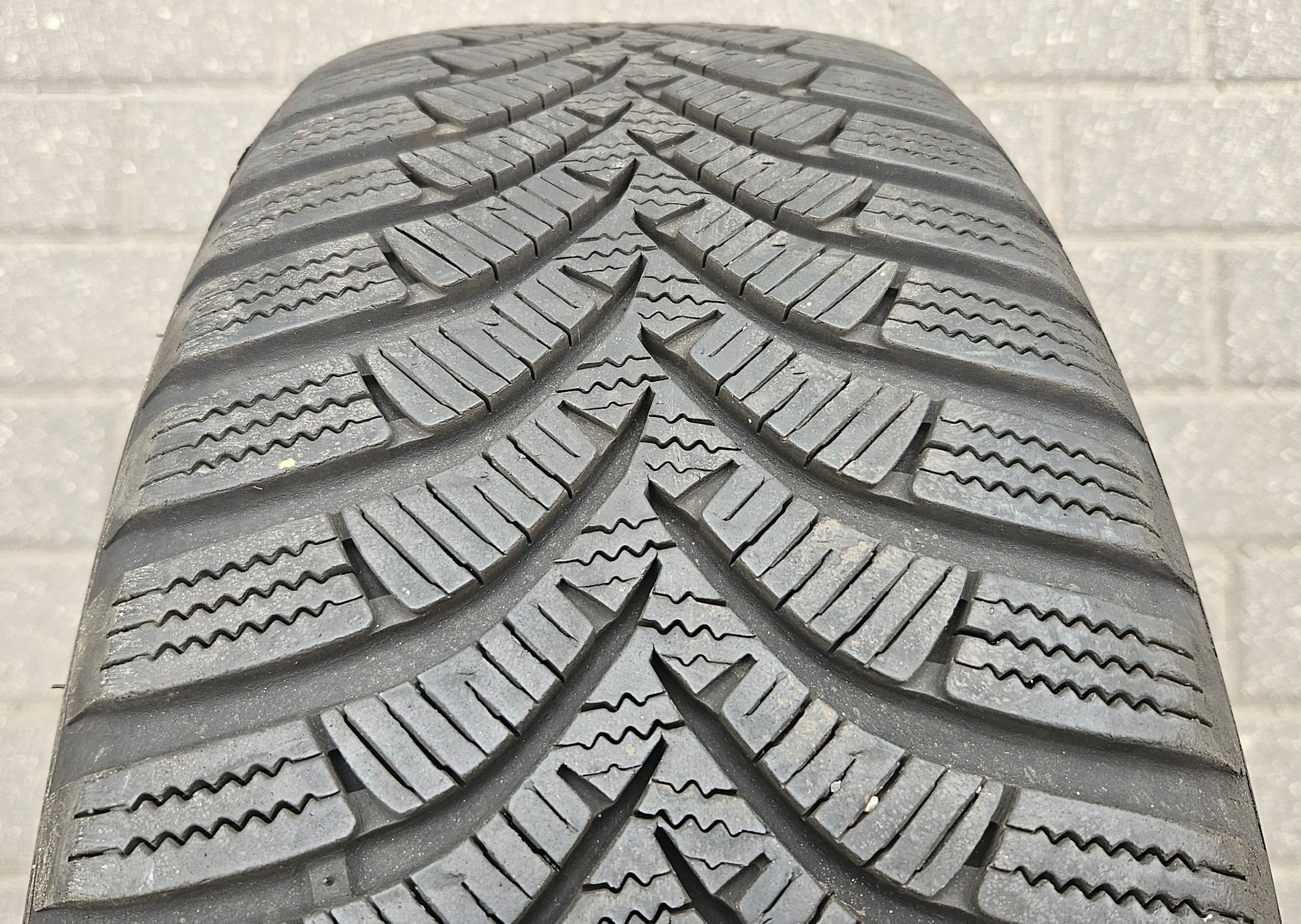 2x 195/65R15 95T XL Hankook Winter i*cept RS2 W452 / 2x 6mm