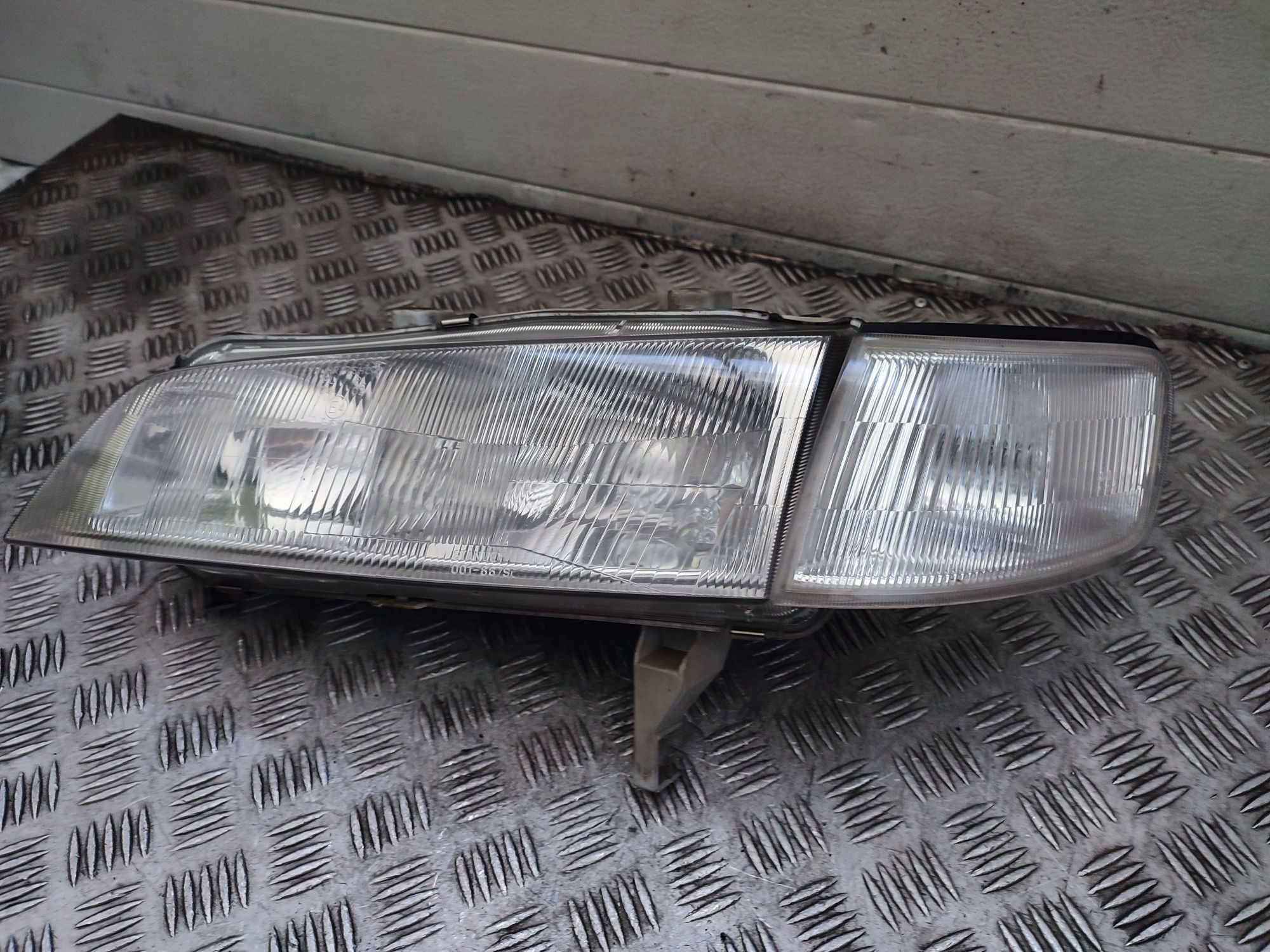 Honda Accord V 95-98r reflektor lampa lewa lewy przód