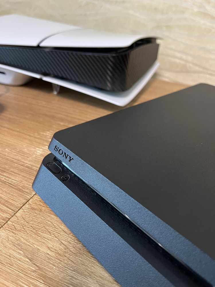 Sony Playstation 4 Slim