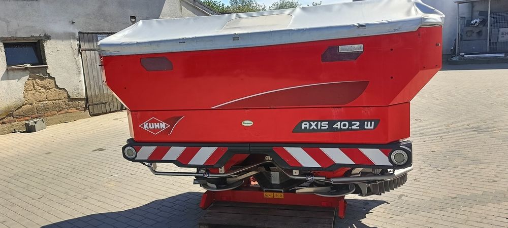 Sprzedam Rozsiewacz Kuhn AXIS M 40.2 W rok2018