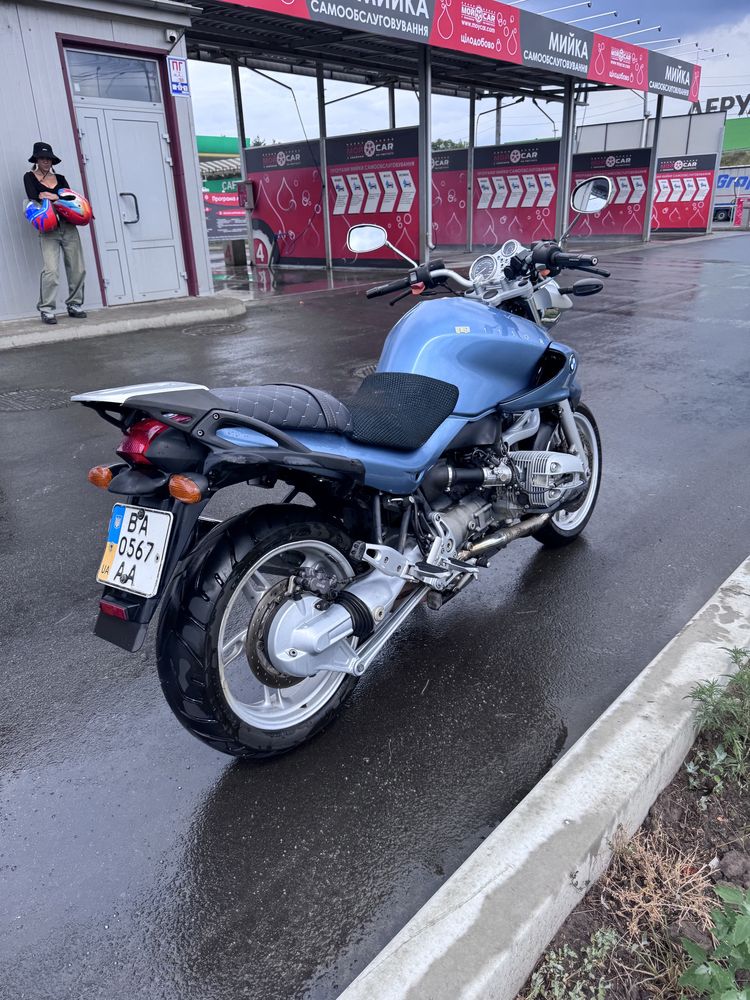 BMW r1150r.