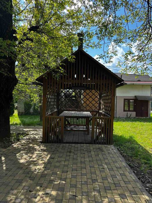 Продається торговельно-відпочинковий комплекс в с. Нересниця