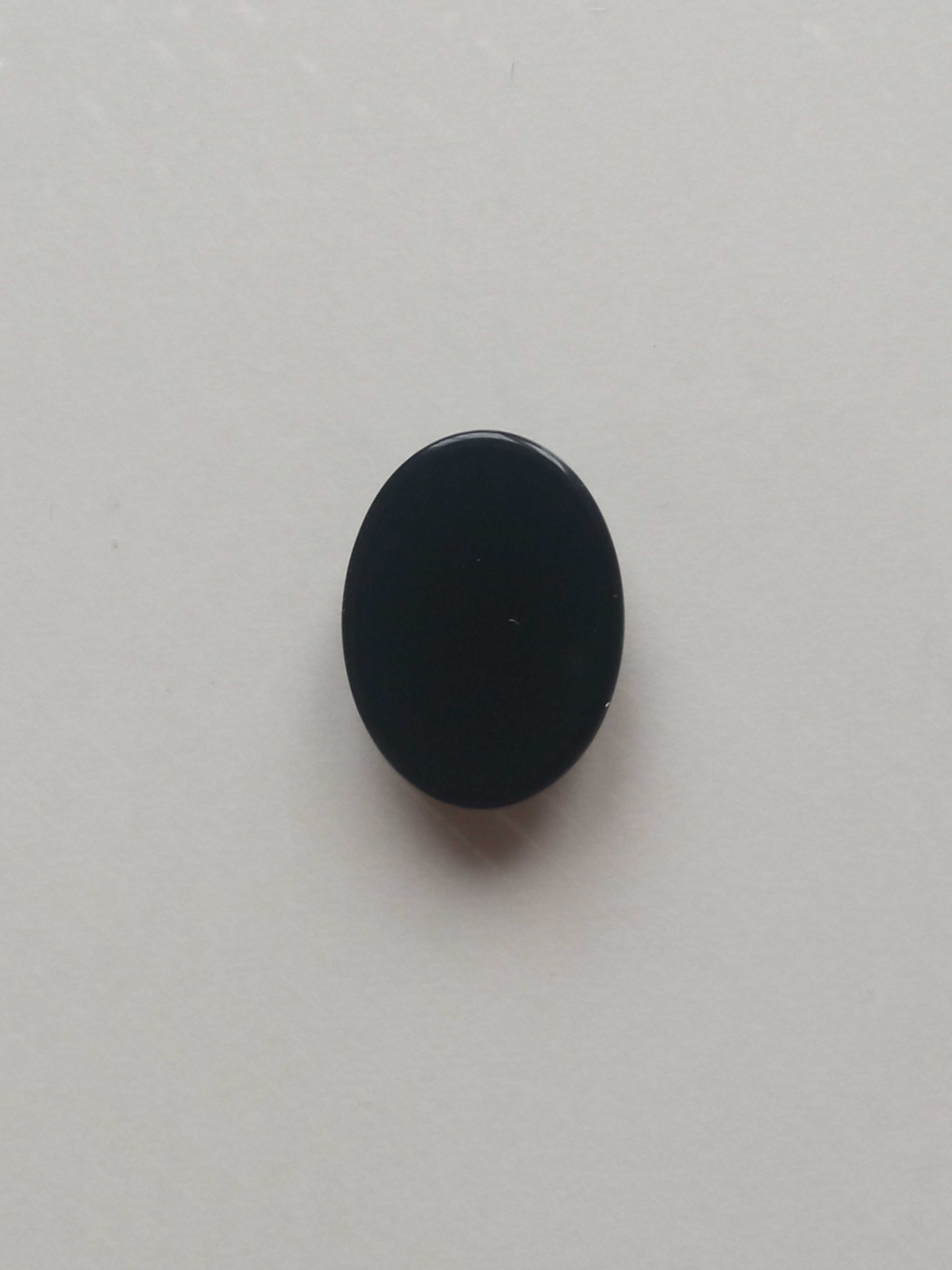 Szklany Kamień jubilerski czarny owalny cięty 1,1 x 1,6 cm Owalny