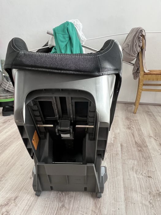 Sprzedam fotelik samochodowy i-size 0-18