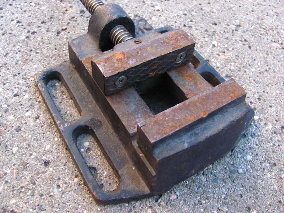Małe imadło maszynowe do wiertarki stołowej