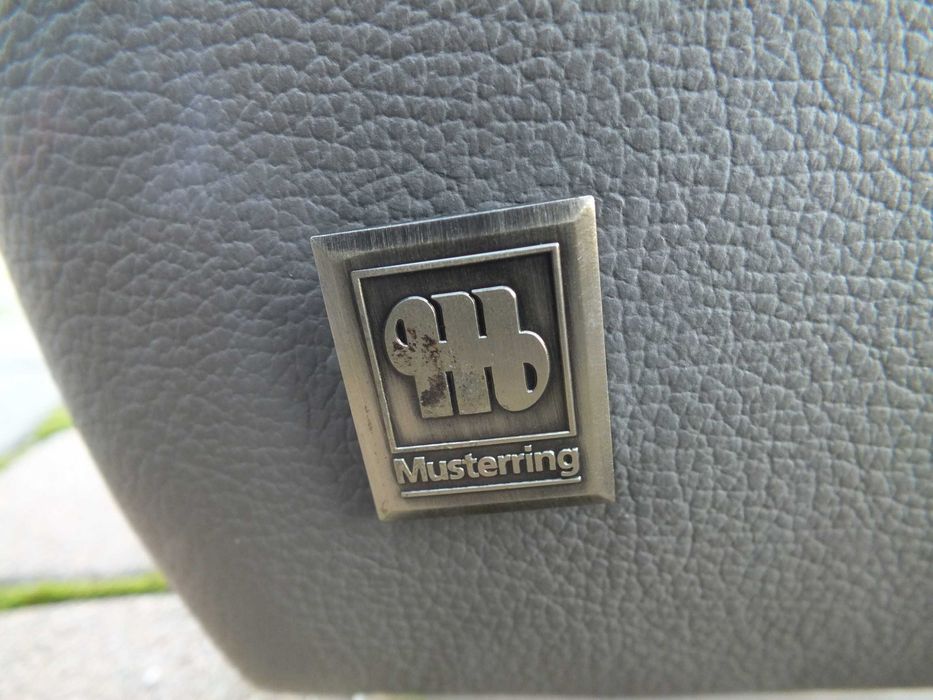 Wypoczynek skórzany firmy Musterring kolor szary.