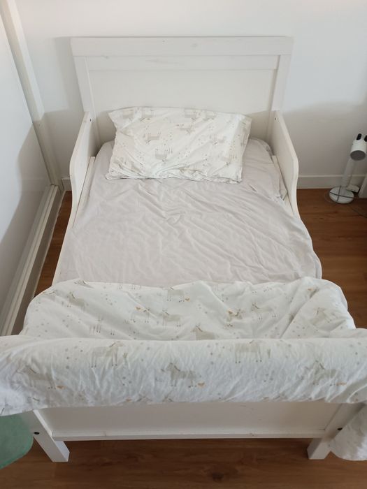 2 Camas do IKEA Sundvik com estrado de ripas