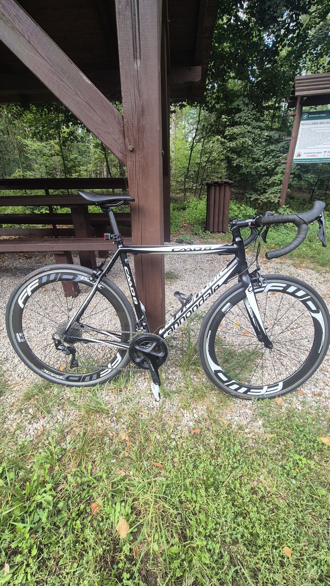 Rower szosowy Cannondale Caad 8 | 54 | Shimano 105 | FFWD |