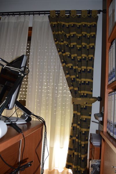 Cortinados Azuis e Amarelos