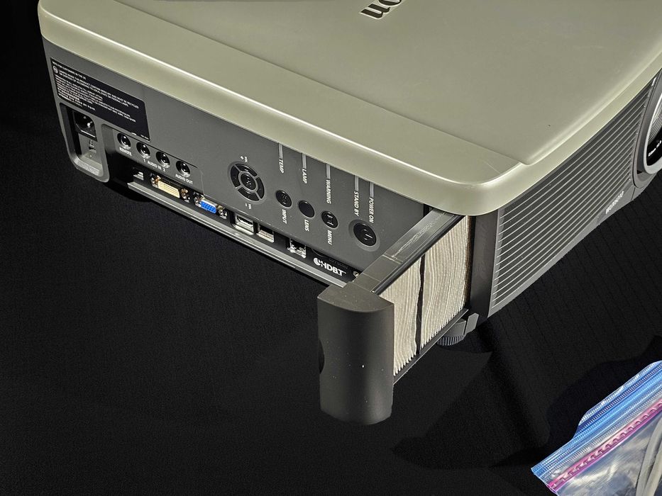 Професійний яскравий проєктор Canon WUX6010 (6000lm ANSI) WUXGA FullHD