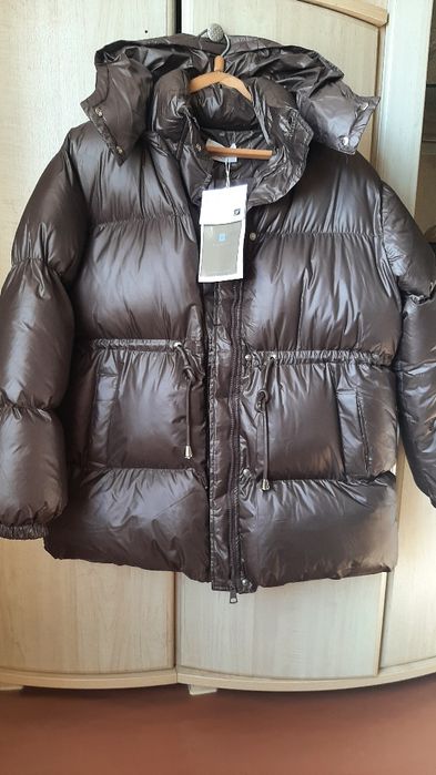 Стильний жіночий пуховик