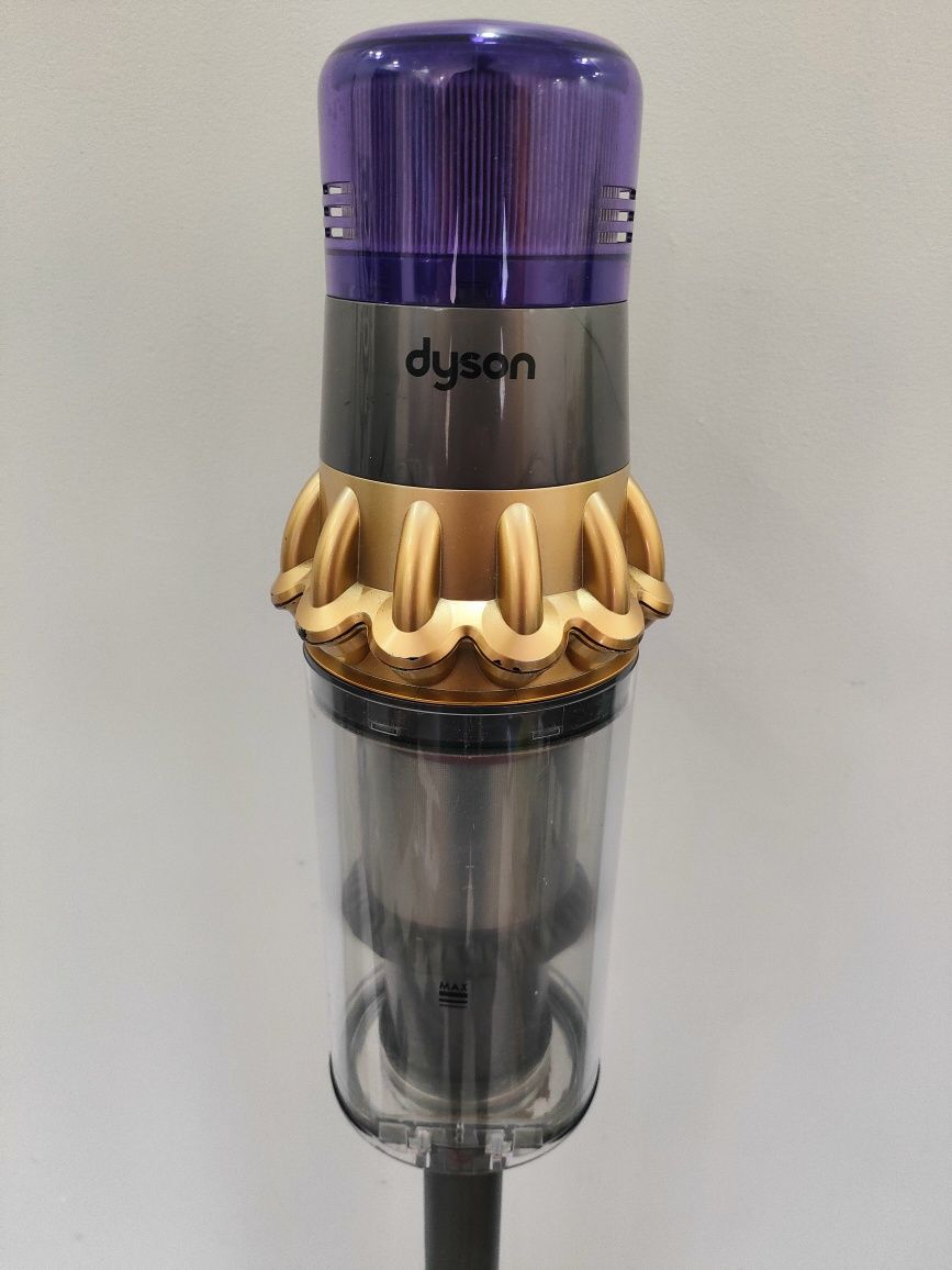 Dyson v11 cały zestaw w b.dobrym stanie
