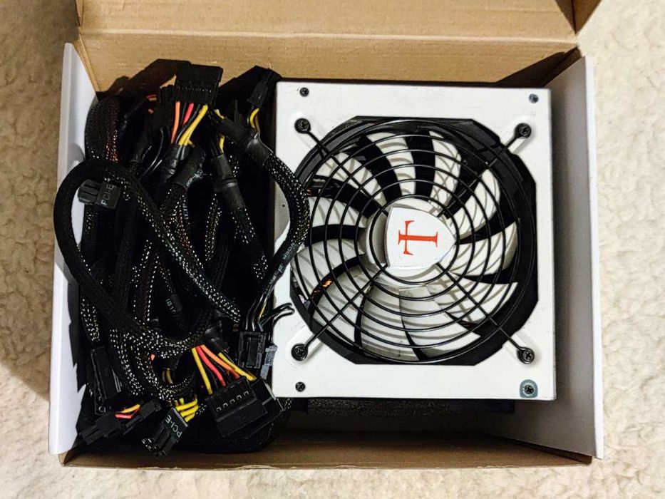 Блок Питания Модульный AEROCOOL Templarius Imperator 1150W 80+ GOLD