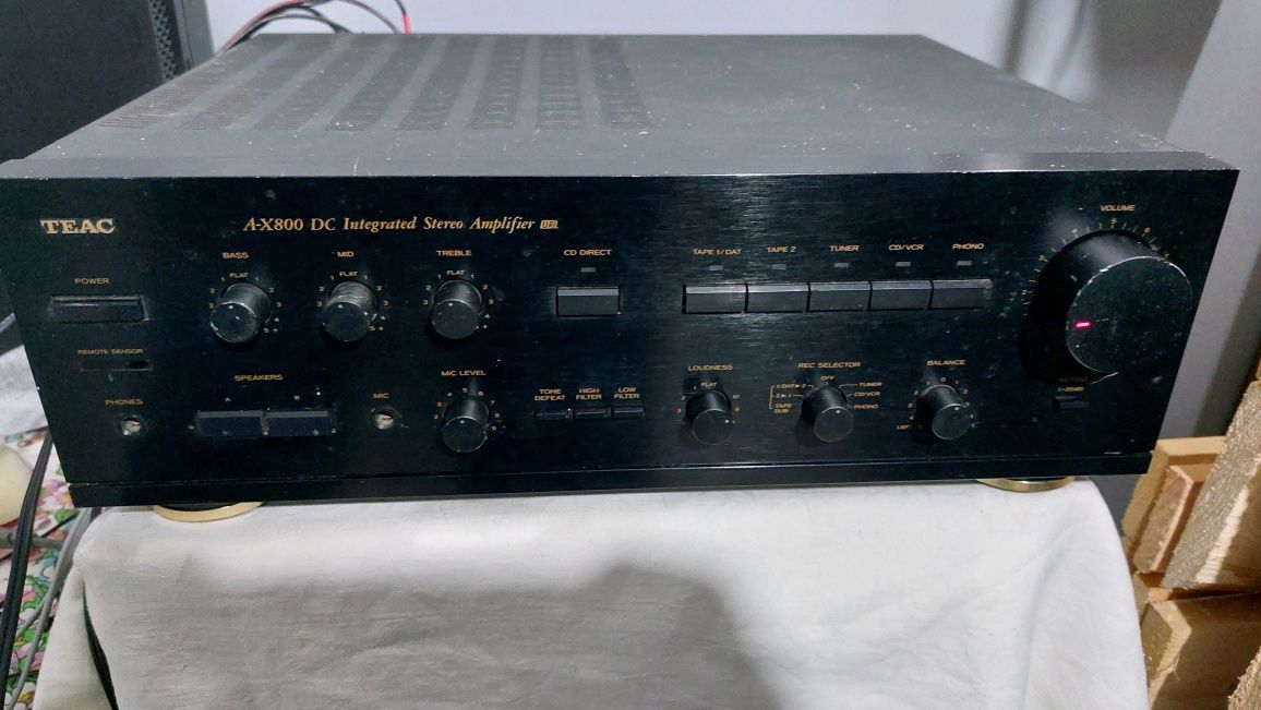 Teac A-X800 Підсилювач