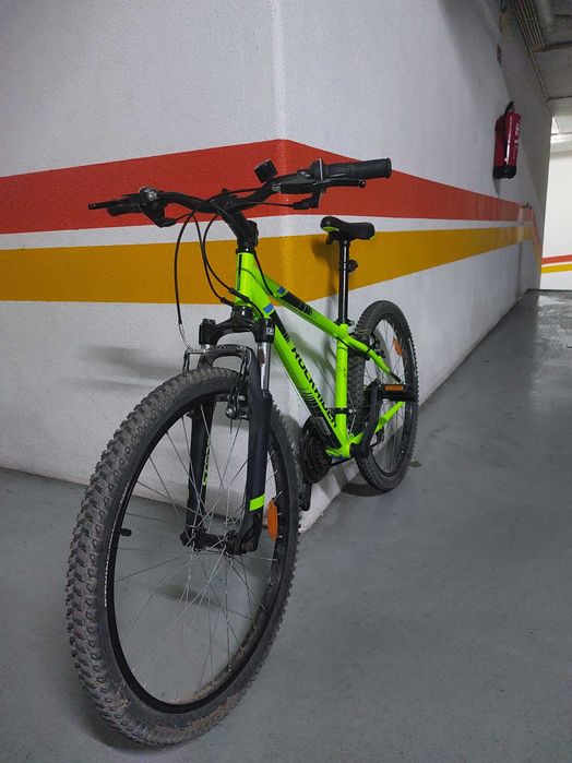 Bicicleta RockRider amarela vivo ST500 criança jovem 24"