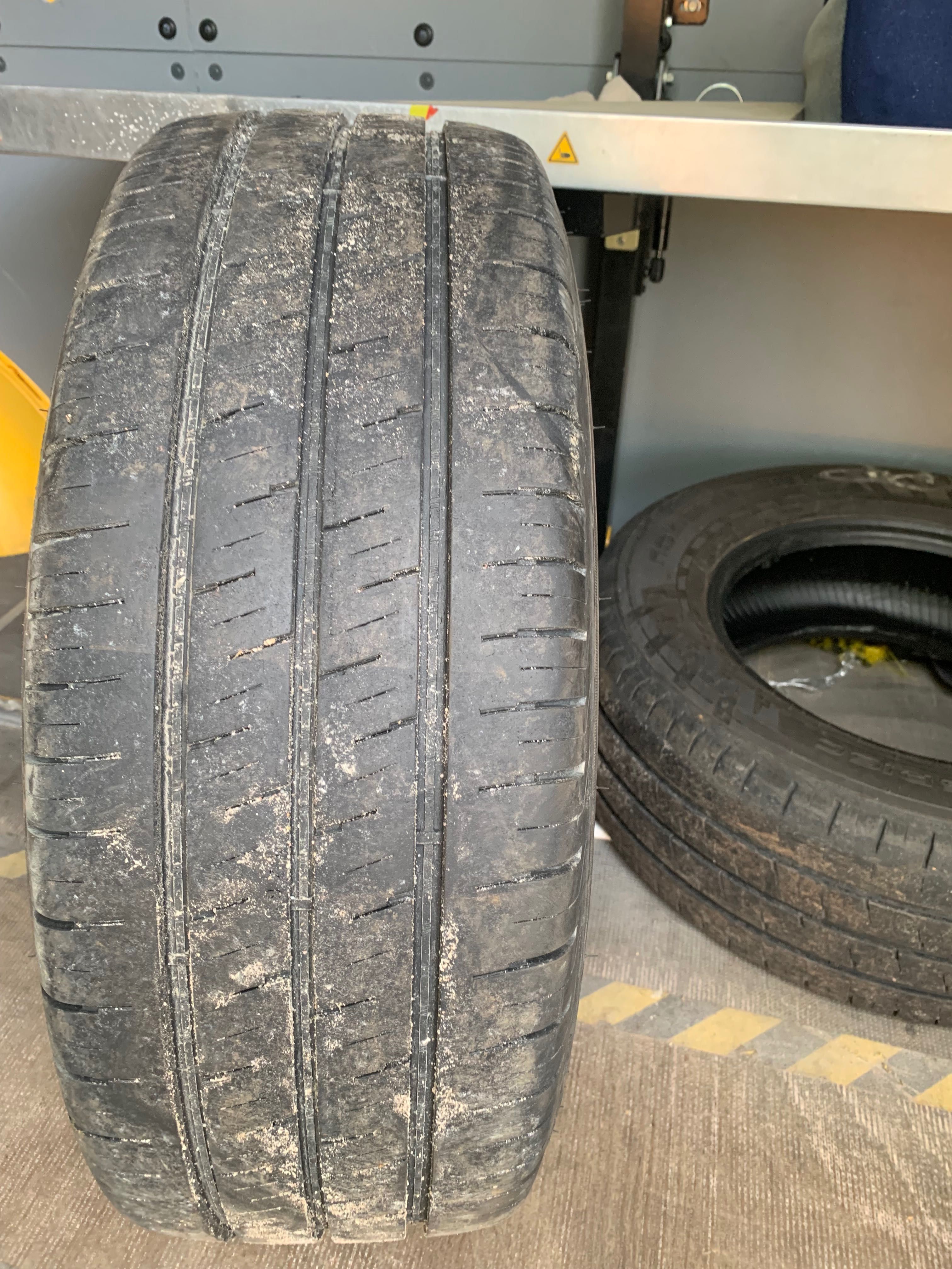Opony 235/65/16 C