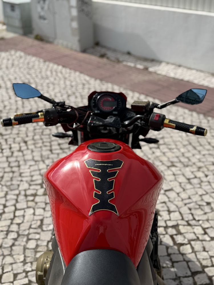 Vendo Mota Kawasaki Z 750 impecável