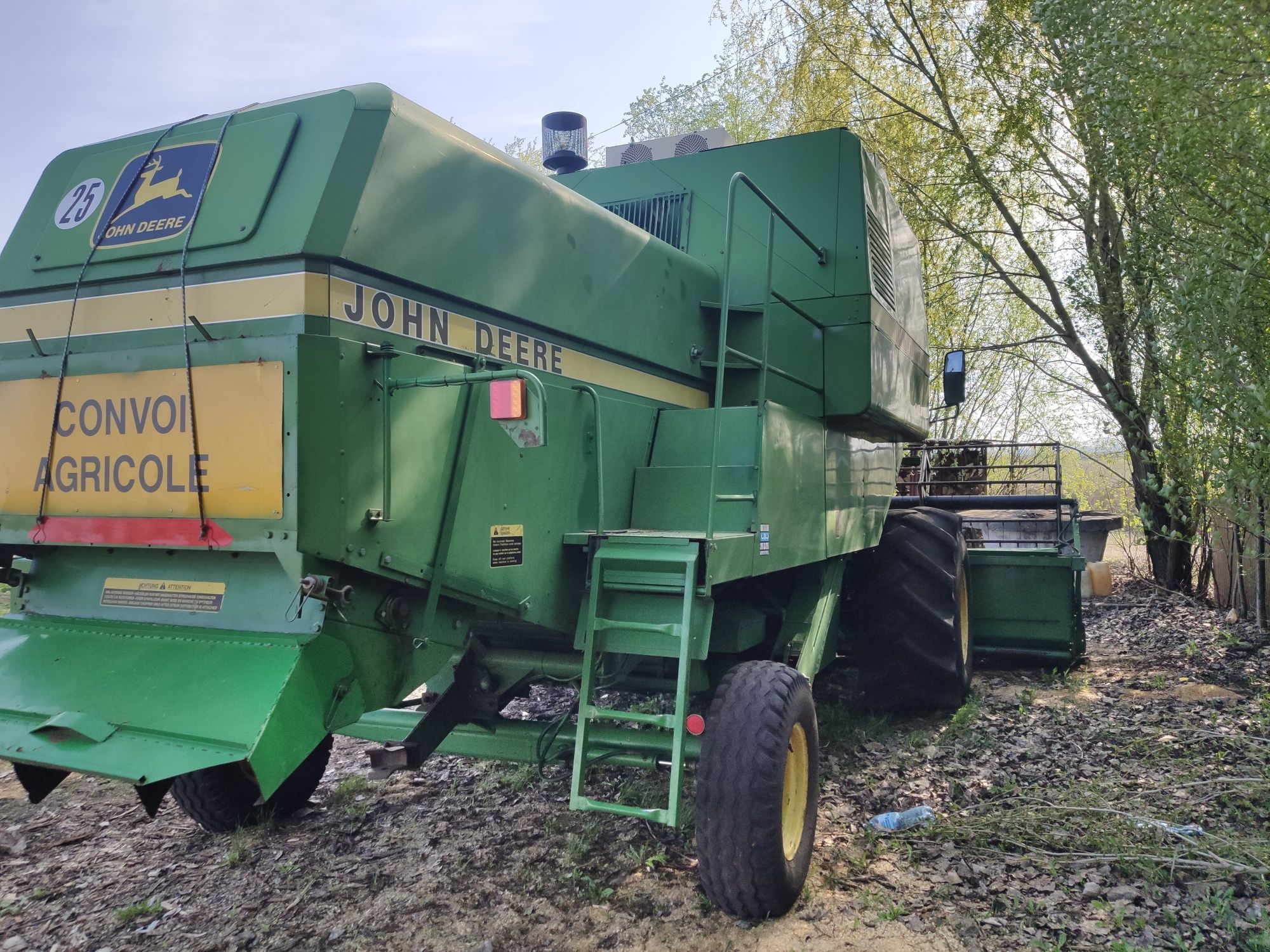 Комбайн John Deere 1075