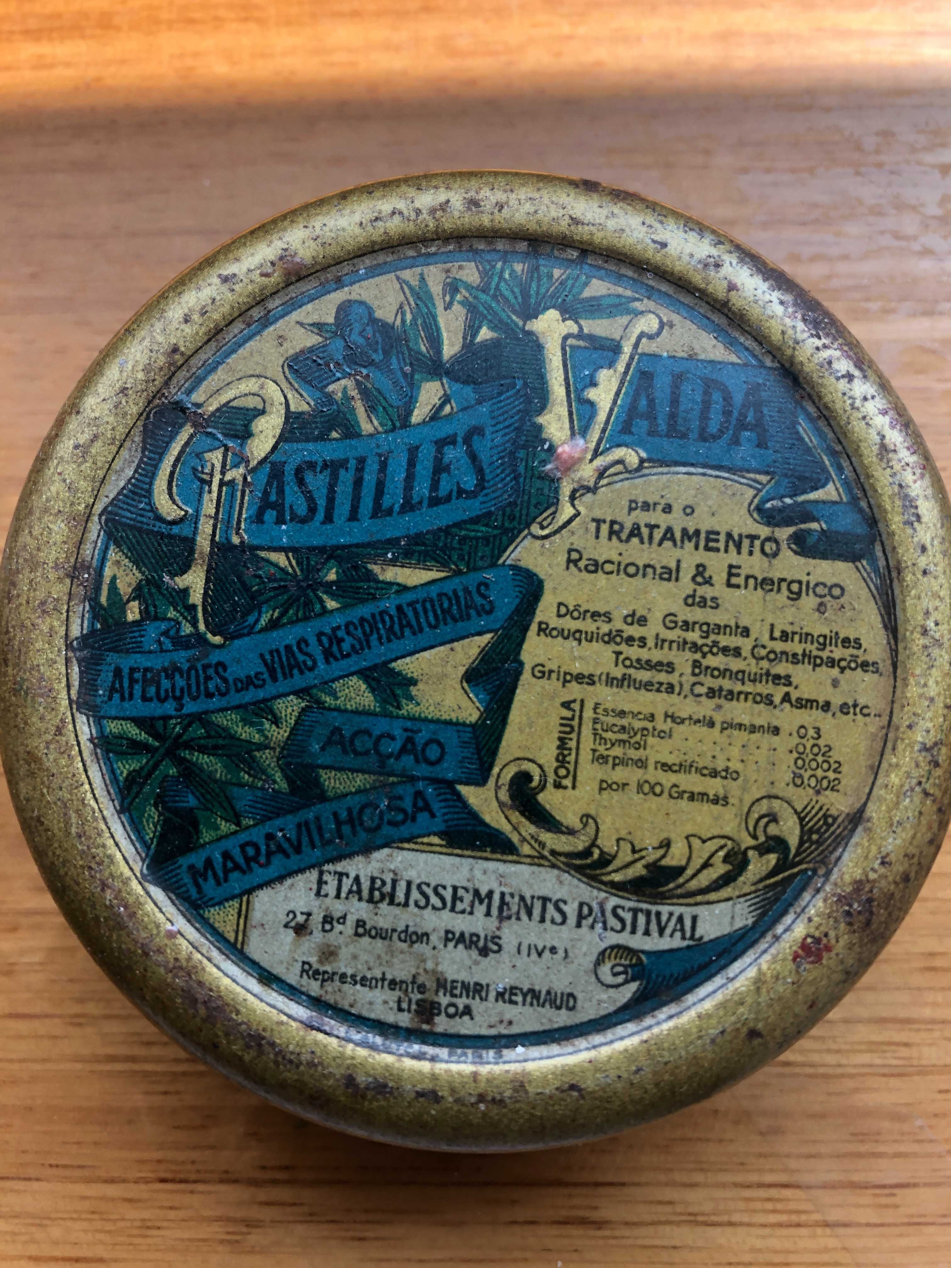 Latas muito antigas