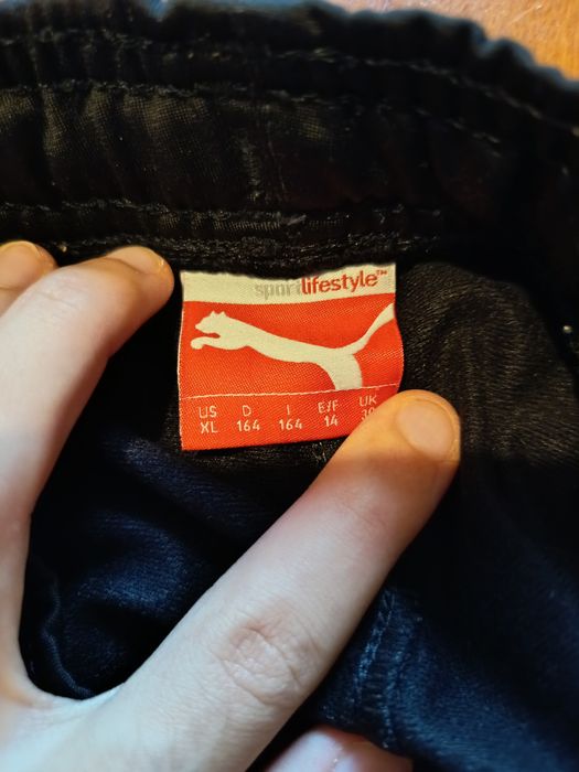 Calções pretos da Puma