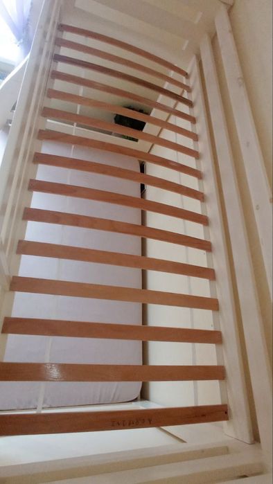 Продам двоповерхове ліжко разом з матрацам охайний стан