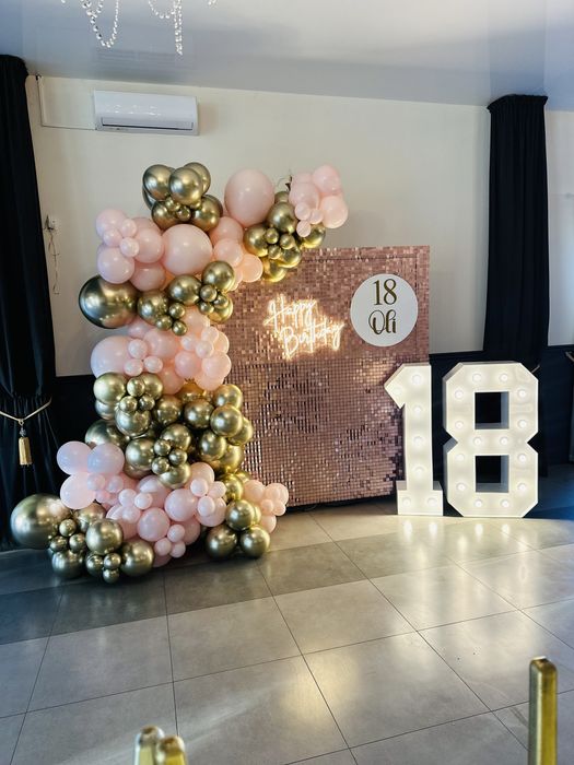 Dekoracja ścianka balonowa