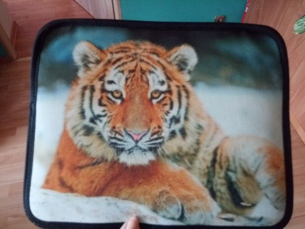 Pokrowiec nowyna tablet dokumenty notebook suwak tygrys tygrysy etui