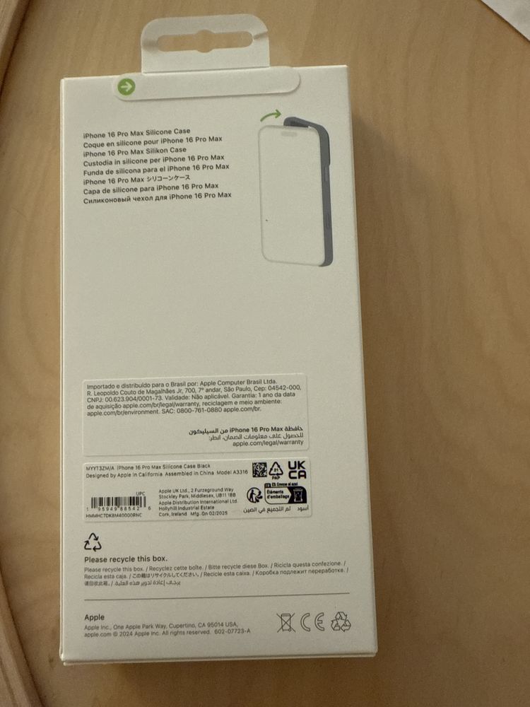 Novo iPhone 16 Pro Max capa silicone preto Magsafe Apple