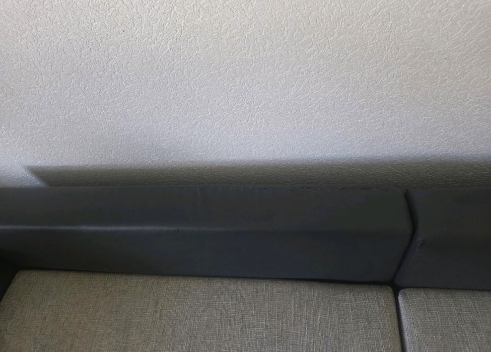 Продам куток у вітальню