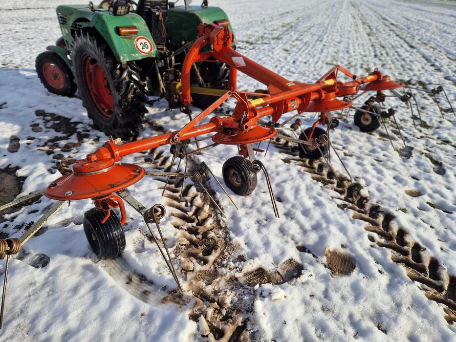 Przewracarka/ Przetrząsarka do siana kuhn 4.5m