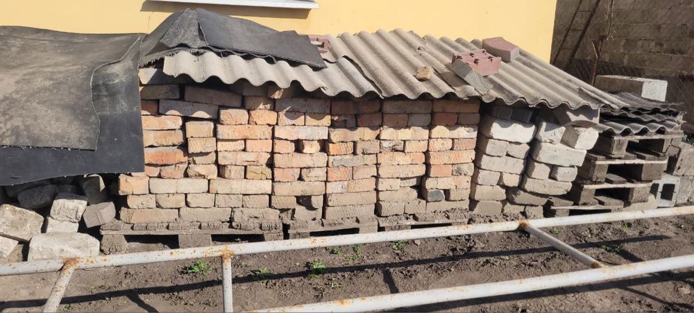 Продам цеглу красну та білу. Самовивіз