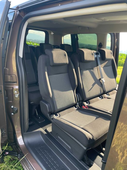 Wynajem Bus samochód 9 osobowy Wypożyczalnia automat Toyota Proace