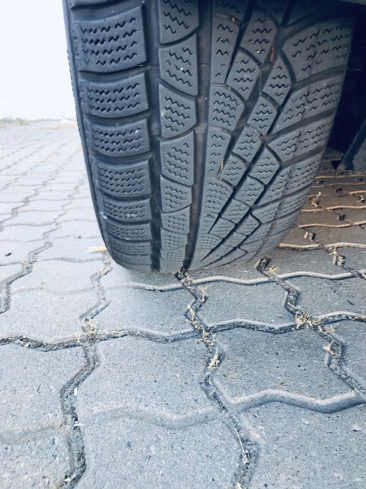 Шины  PIRELLI Sottozero  215 65 16 зима