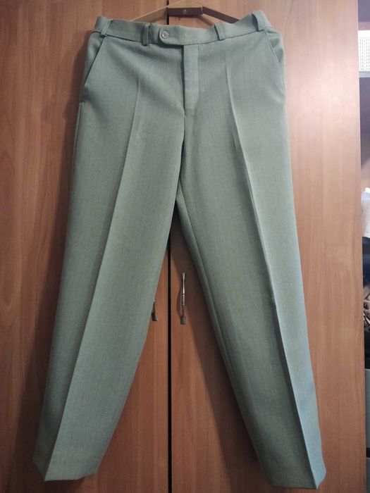 Чоловічий класичний костюм двійка